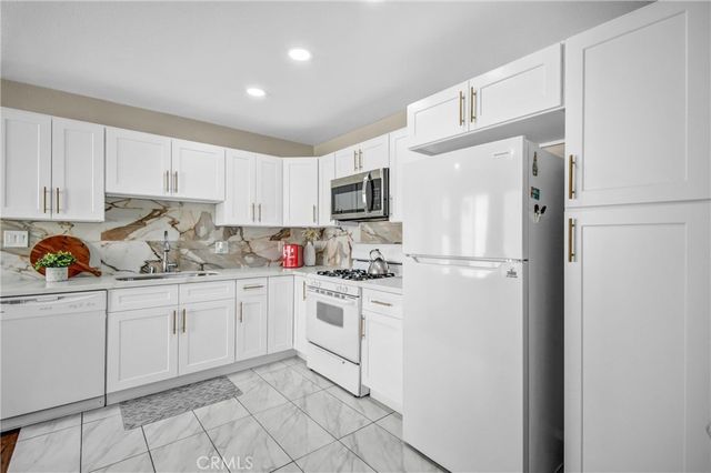 37940 42nd Street E 125, Palmdale, CA 93552
