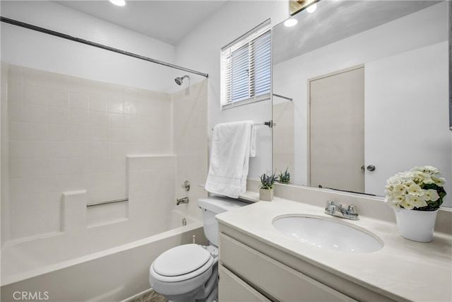 37940 42nd Street E 125, Palmdale, CA 93552