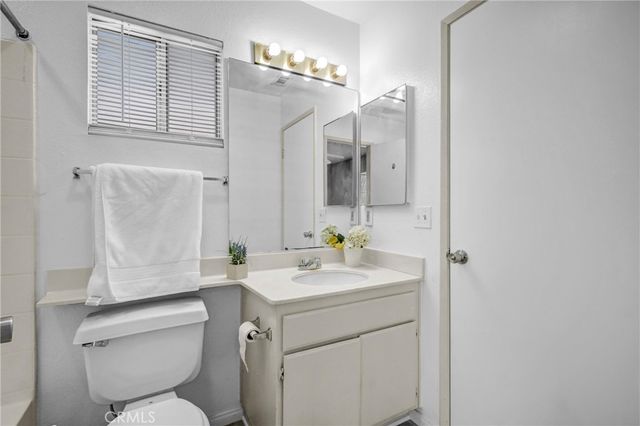 37940 42nd Street E 125, Palmdale, CA 93552