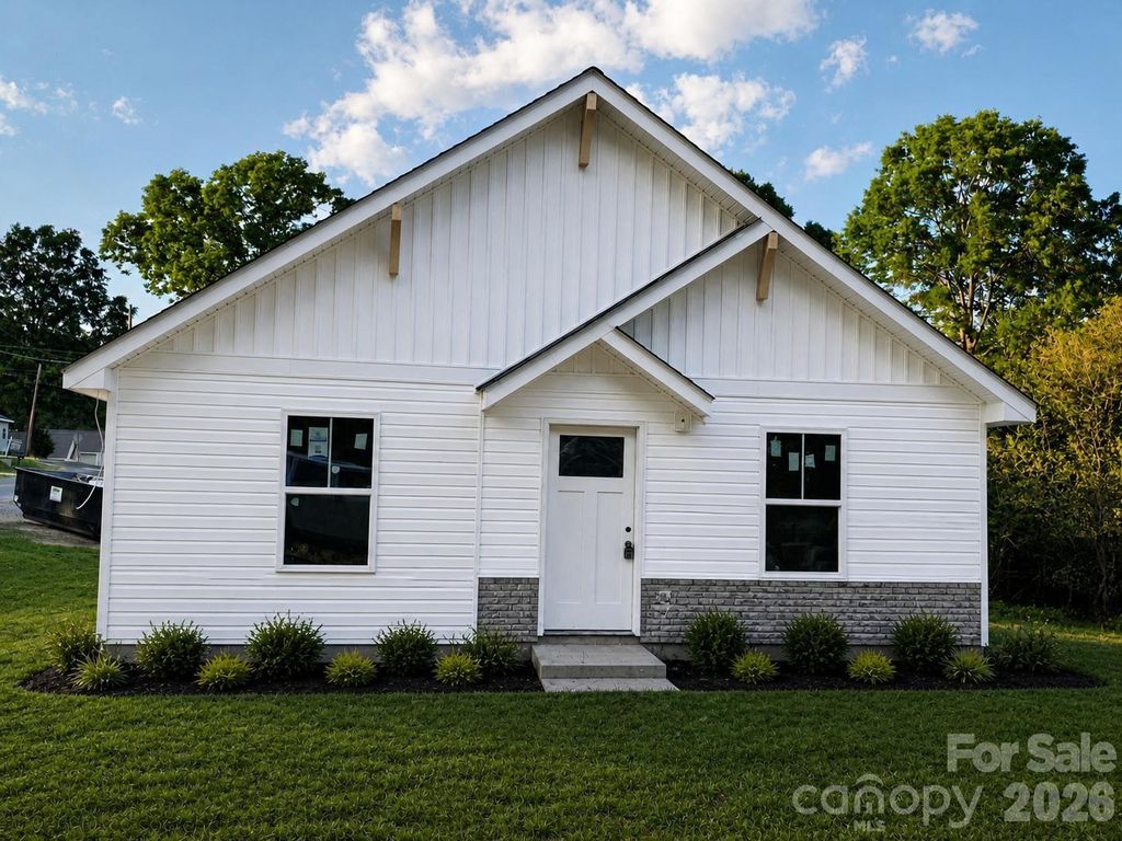 1034 Walnut Street, Albemarle, NC 28001