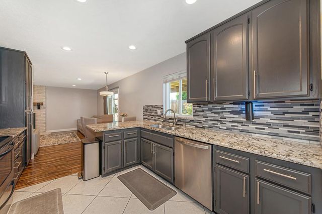 7400 Pimienta Dr, Citrus Heights, CA 95621