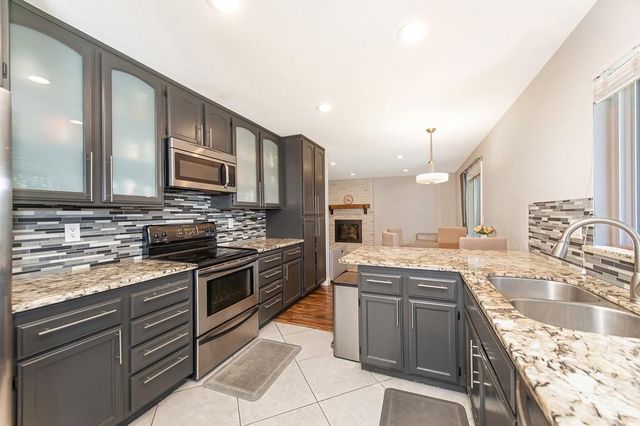 7400 Pimienta Dr, Citrus Heights, CA 95621
