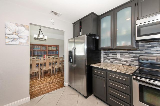 7400 Pimienta Dr, Citrus Heights, CA 95621