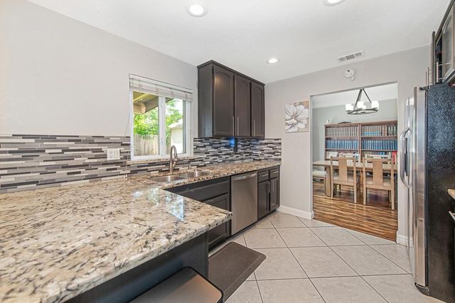 7400 Pimienta Dr, Citrus Heights, CA 95621
