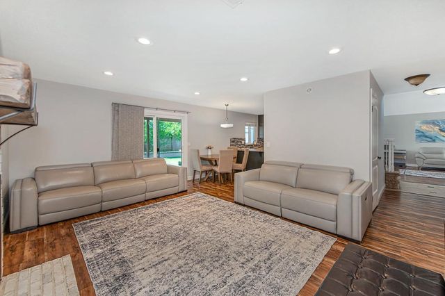 7400 Pimienta Dr, Citrus Heights, CA 95621