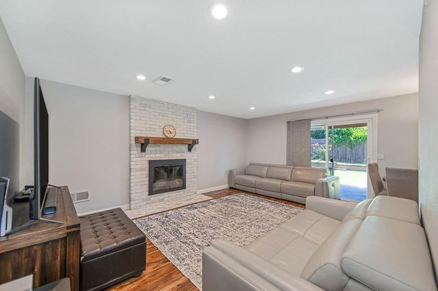 7400 Pimienta Dr, Citrus Heights, CA 95621