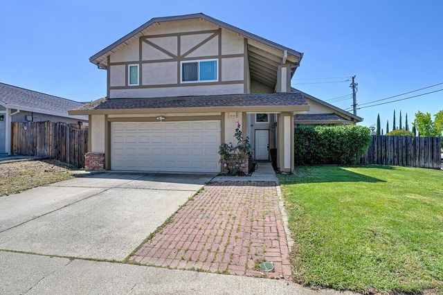 7400 Pimienta Dr, Citrus Heights, CA 95621
