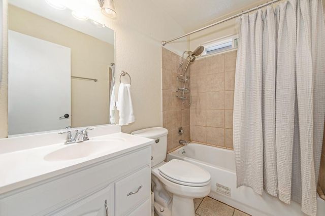 7400 Pimienta Dr, Citrus Heights, CA 95621