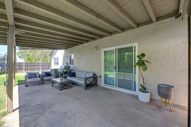 7400 Pimienta Dr, Citrus Heights, CA 95621