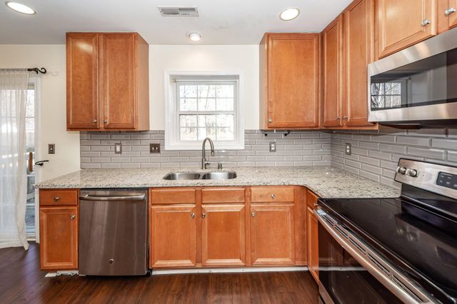 132 Thousand Oaks Circle, Goose Creek, SC 29445