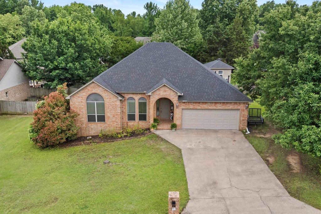 12 Cumberland Cv, Cabot, AR 72023
