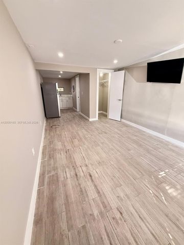 1151 NE 18th Street 2, Fort Lauderdale, FL 33305