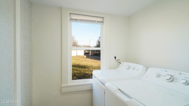 301 N Connor Avenue, Joplin, MO 64801