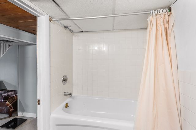 104 College Farm Rd, Waltham, MA 02451