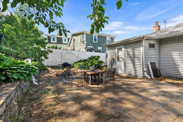 104 College Farm Rd, Waltham, MA 02451