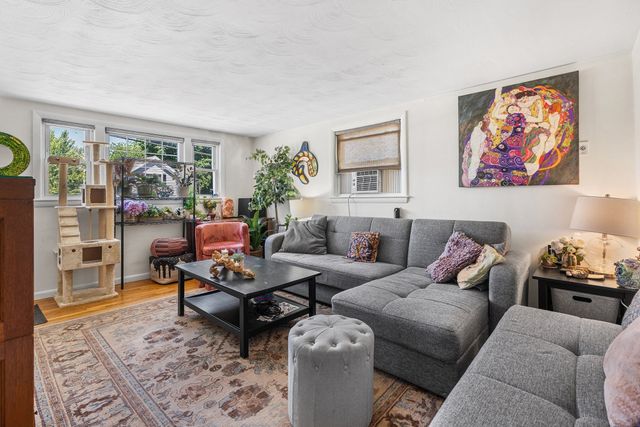 104 College Farm Rd, Waltham, MA 02451