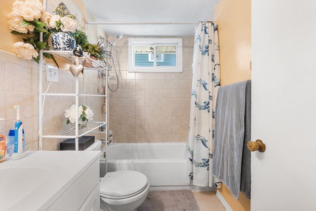 104 College Farm Rd, Waltham, MA 02451