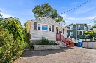 104 College Farm Rd, Waltham, MA 02451