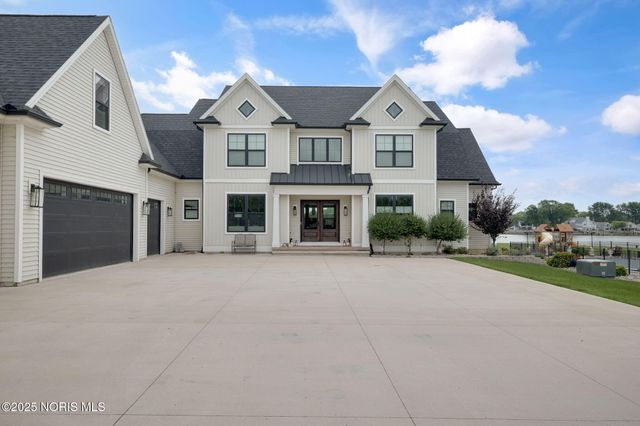 3150 Shoreland Avenue, Toledo, OH 43611