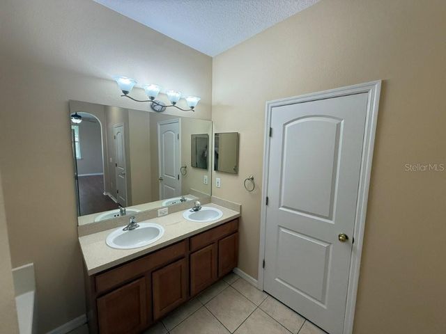 1102 MAGNOLIA BLOSSOM COURT, Apopka, FL 32712