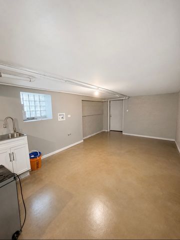 8153 S South Shore Drive, Chicago, IL 60617