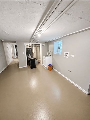 8153 S South Shore Drive, Chicago, IL 60617