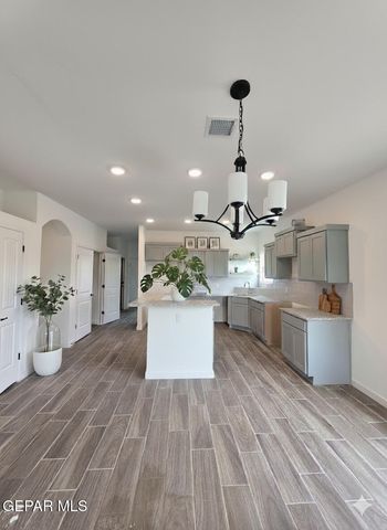 462 Sylvia Court, Socorro, TX 79927