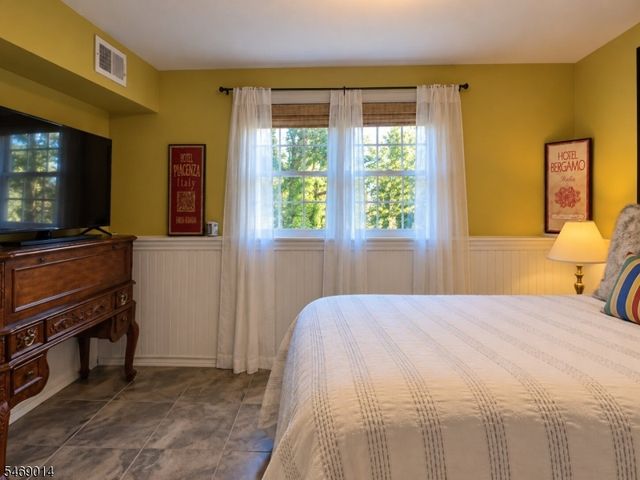 19 Nugent Pl, Westwood Boro, NJ 07675