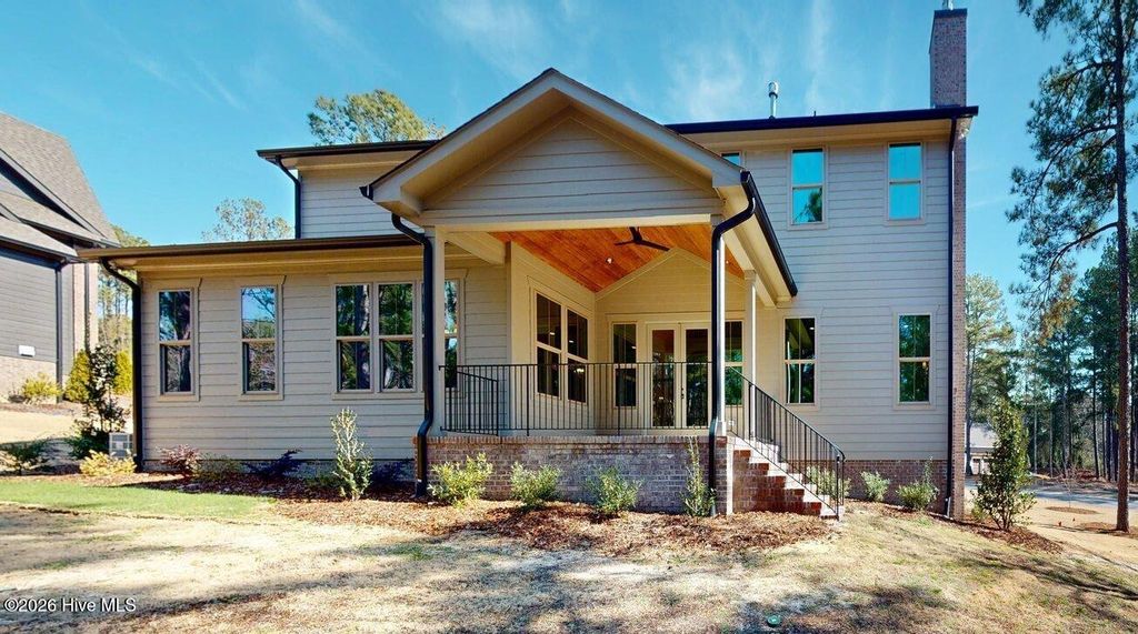 Image 2 of property listing at 305 Sloan Lane, Pinehurst, NC 28374