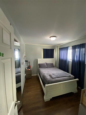 15 Penndale Drive, Amityville, NY 11701