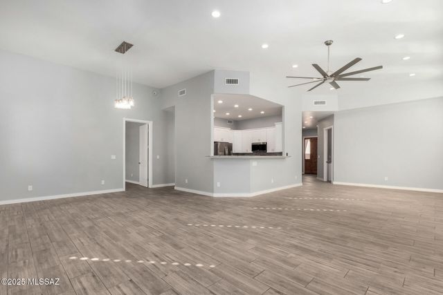 2615 E Via Corta Dei Fiori, Tucson, AZ 85718
