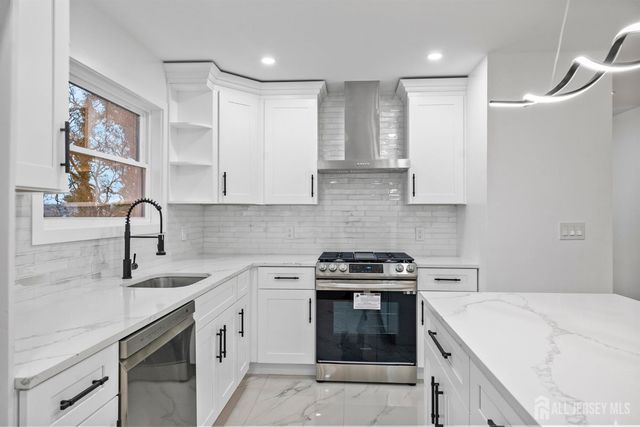 12 Barker Road, Franklin, NJ 08873