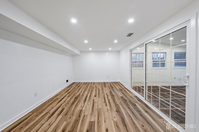 12 Barker Road, Franklin, NJ 08873