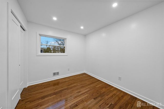 12 Barker Road, Franklin, NJ 08873