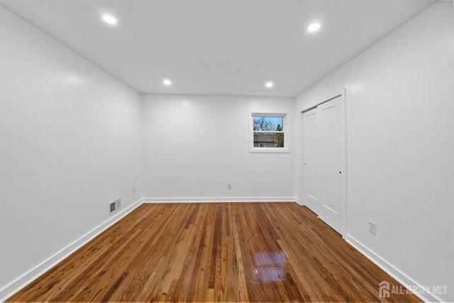 12 Barker Road, Franklin, NJ 08873