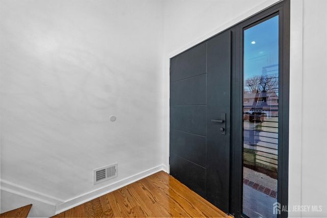 12 Barker Road, Franklin, NJ 08873