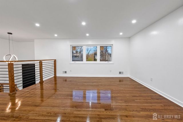 12 Barker Road, Franklin, NJ 08873