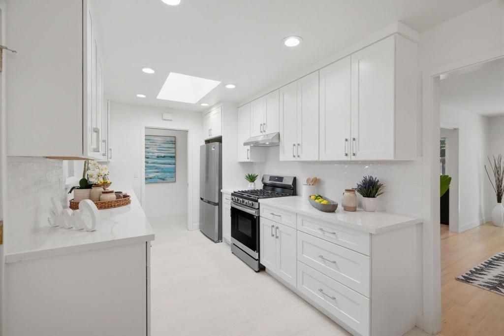 Image 14 of property listing at 841 Brentwood Drive, San Jose, CA 95129