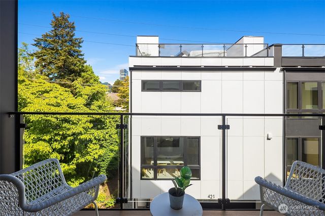 415 99th Avenue NE, Bellevue, WA 98004