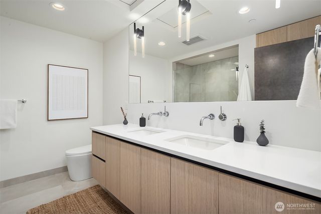415 99th Avenue NE, Bellevue, WA 98004