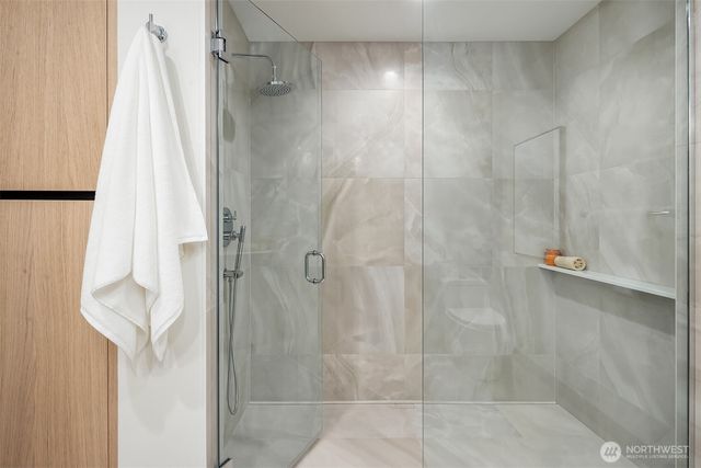 415 99th Avenue NE, Bellevue, WA 98004