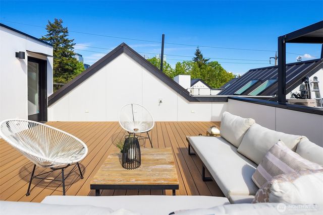 415 99th Avenue NE, Bellevue, WA 98004