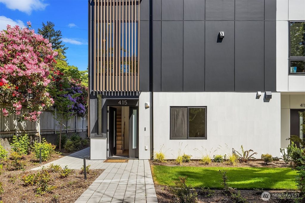 415 99th Avenue NE, Bellevue, WA 98004