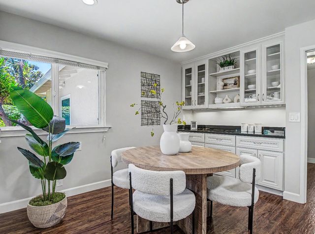 2091 Robinhood Lane, Los Altos, CA 94024