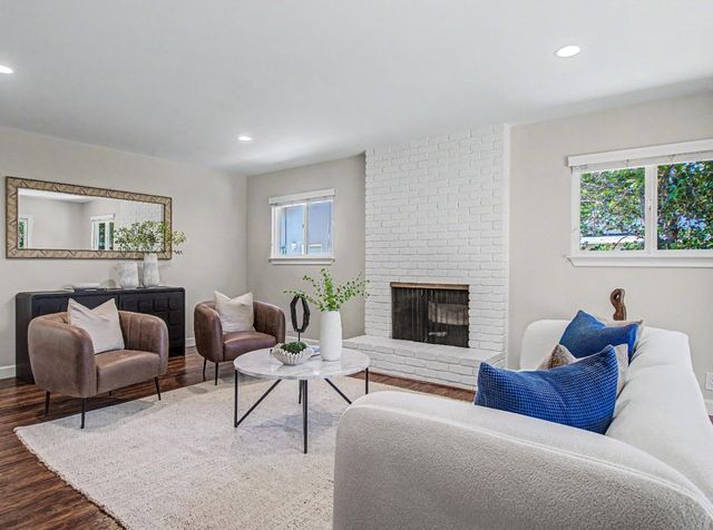 2091 Robinhood Lane, Los Altos, CA 94024