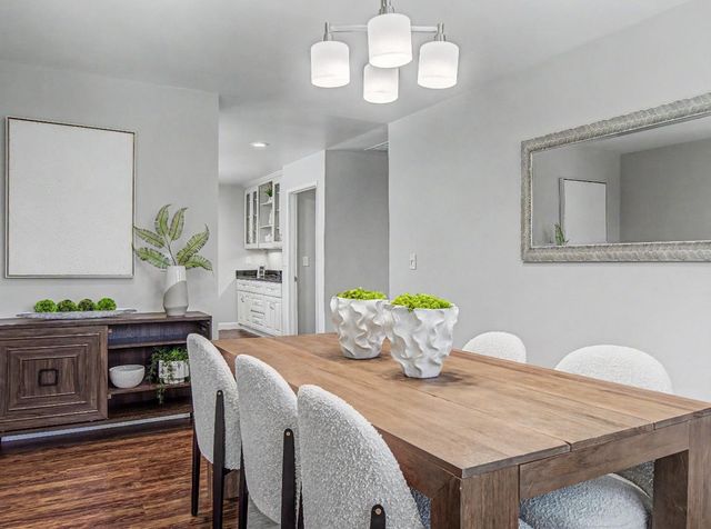 2091 Robinhood Lane, Los Altos, CA 94024