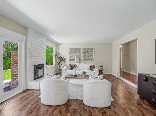 2091 Robinhood Lane, Los Altos, CA 94024