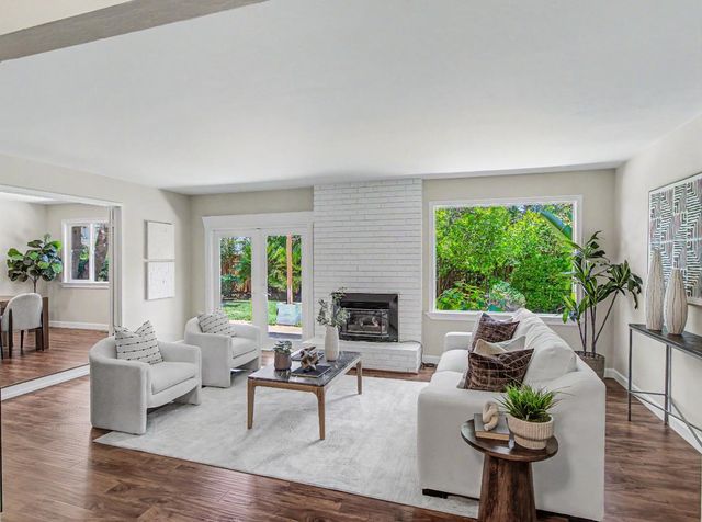 2091 Robinhood Lane, Los Altos, CA 94024