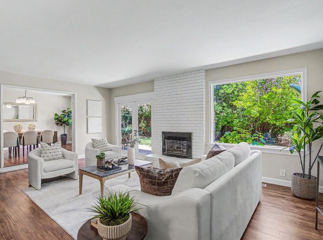 2091 Robinhood Lane, Los Altos, CA 94024