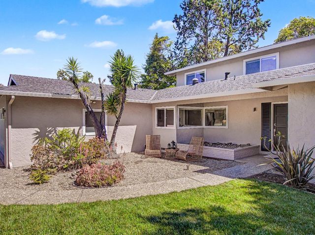 2091 Robinhood Lane, Los Altos, CA 94024